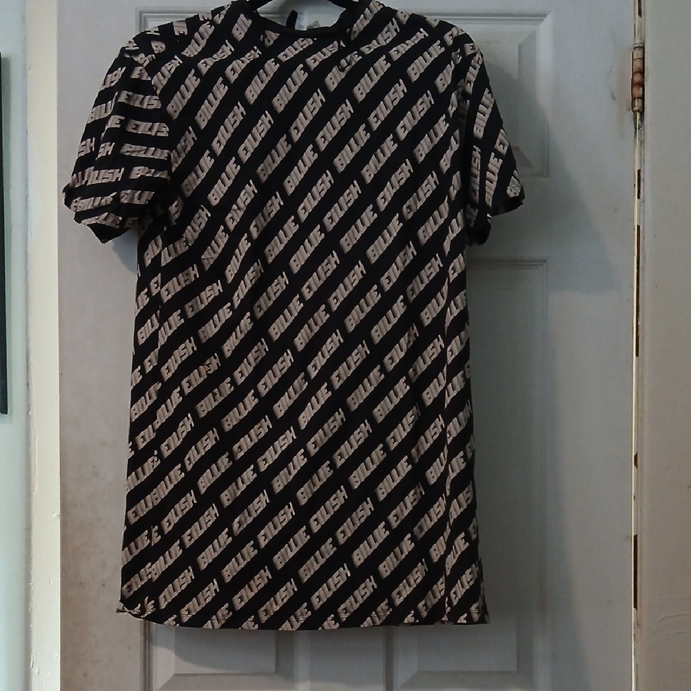 BillieWear - Black & White Graphic Blouse